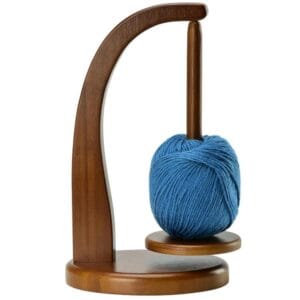 Uchwyt stojak na włóczkę magnetyczny drewniany