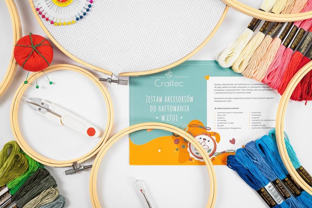 Zestaw do haftowania, wyszywania, tamborki, 100 mulin, igły, etui - obrazek 3