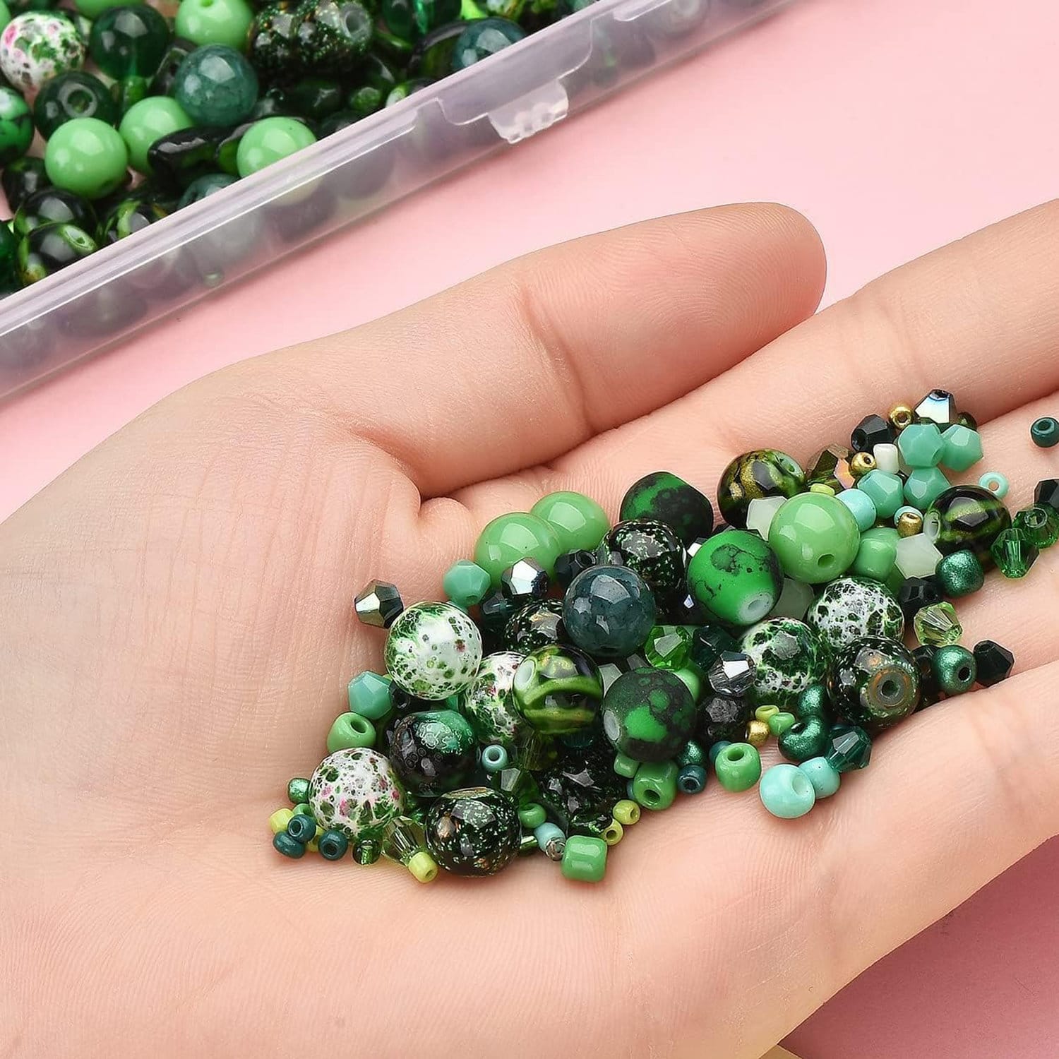 Zestaw zielonych koralików do bransoletek i biżuterii 900 szt. - obrazek 2